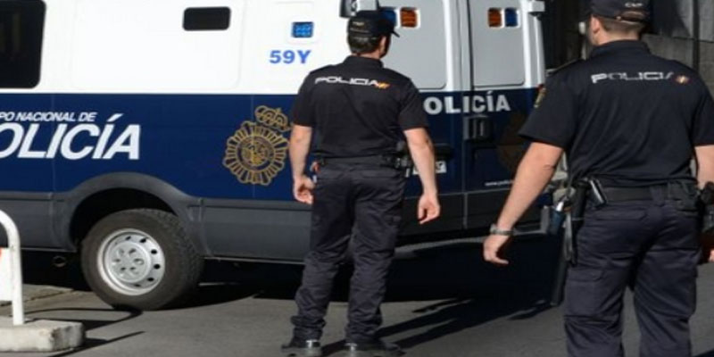 إسبانيا: الشرطة تطلق النار على رجل حاول مهاجمتها بسكين